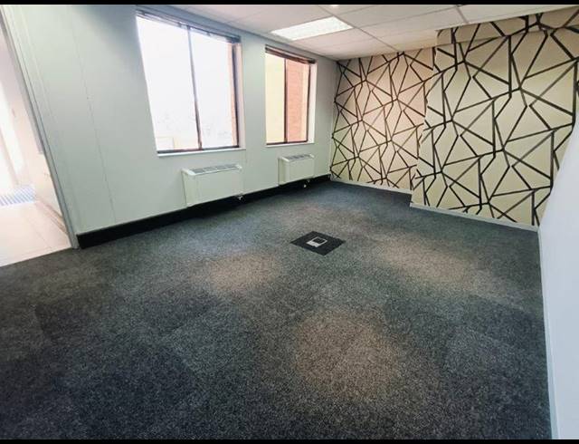 BUSINESS PROPERTY TO RENT IN BRYANSTON